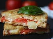 Grilled cheese sandwich tomates basilic