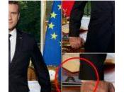 Emmanuel Macron place deux iPhone dans portrait officiel