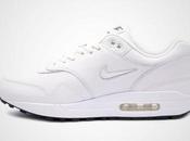 Nike Jewel Triple White Preview