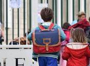 Français n'accompagnent leur enfant pour premier jour d'école