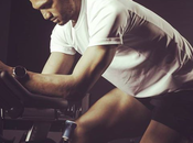 Sport froid Voici Jimmy, coach sportif vous réchauffer muscles chez Episod