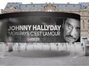 borne d’écoute géante nouvel album Johnny Hallyday Gare Saint-Lazare