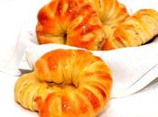 Brioches couronne farcies.