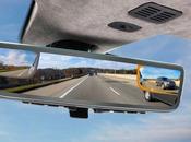 Aston Martin présente rétroviseur triple affichage anti-angles morts