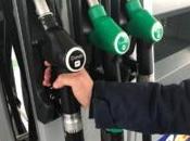 Français face flambée prix carburant