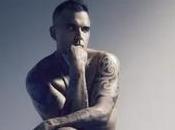 Robbie Williams dépasse records d’Elvis John Lennon dans hit-parades britanniques Beatles sont prochains.