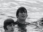 Ringo Starr déclaré Beatles avaient fêté leur premier numéro américain tentant faire sauter dans rivière.