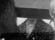 George Harrison Pattie Boyd sont rentrés chez trouvé deux fans cachés sous leur lit.