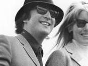 L’ex-femme John Lennon s’est teint cheveux blond pour attirer attention n’avais l’intention d’être dépassée