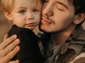 gagnant d’American Idol, Noah Thompson, fils Walker sont tous souriants dans d’adorables nouveaux portraits père/fils