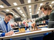 Magnus Carlsen s'incline face Anish Giri