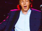 Paul McCartney fait erreur cruciale interprétant “Penny Lane” lors d’un concert.